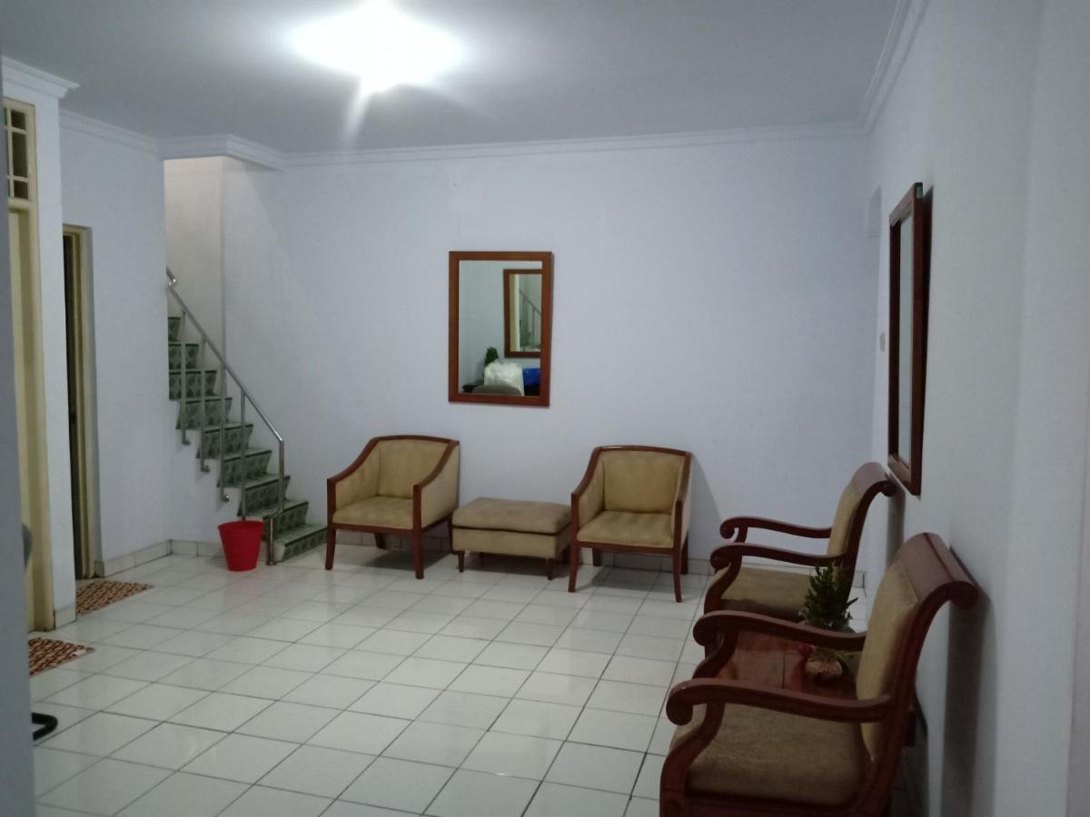 Reddoorz Hostel @ Feliz Noche Cengkareng Jakarta Eksteriør bilde