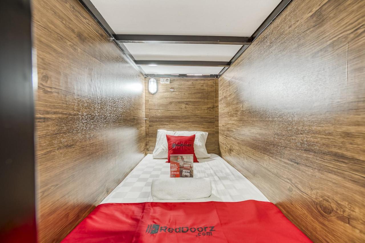 Reddoorz Hostel @ Feliz Noche Cengkareng Jakarta Eksteriør bilde